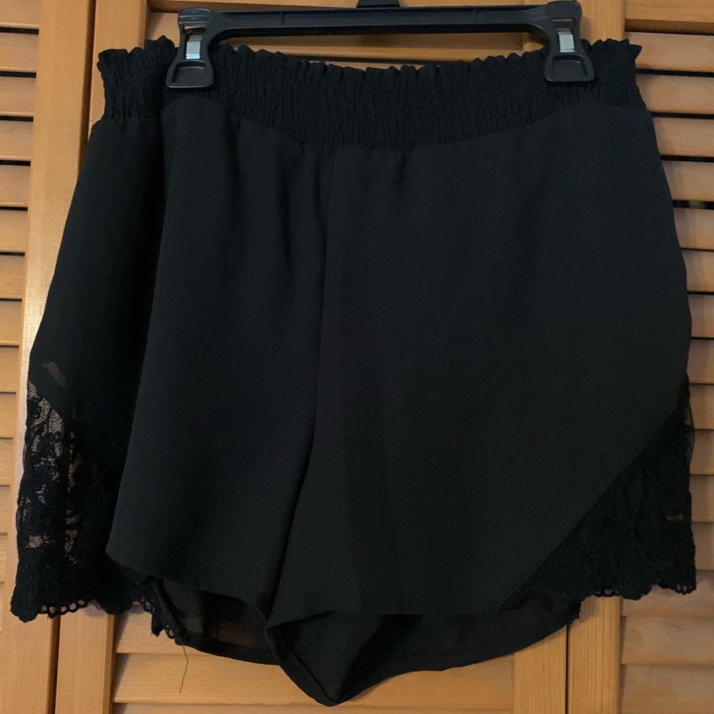 Cute and comfy black shorts!